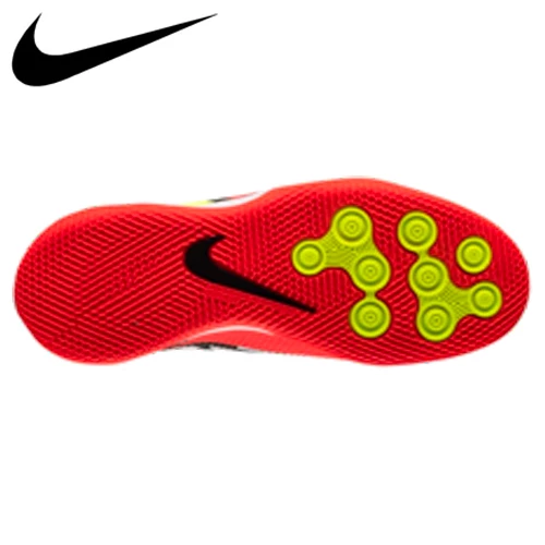 Nike Phantom GT2 Academy Dynamic Fit IC Jr. 4 Nike Phantom GT2 Academy Dynamic Fit IC Jr.