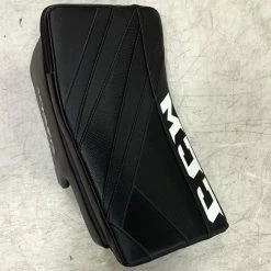 CCM Extreme Flex E5.9 Senior Blockers