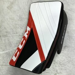 CCM Extreme Flex E5.9 Senior Blockers