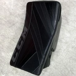 CCM Extreme Flex 5 Senior Blockers