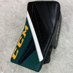 CCM Extreme Flex 5 Senior Blockers