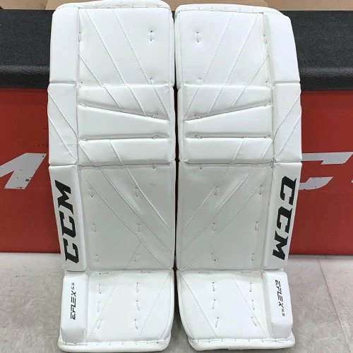 CCM Extreme Flex E5.5 JR Junior Leg Pads 8 CCM Extreme Flex E5.5 JR Junior Leg Pads