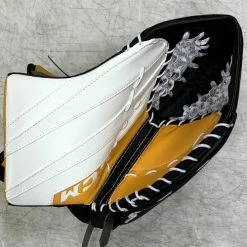 CCM Extreme Flex E5.5 JR Junior Catchers