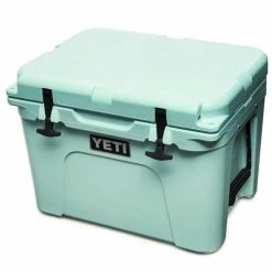 Yeti Tundra 35 Cooler YETI Hard Coolers 10 Yeti Tundra 35 Cooler YETI Hard Coolers